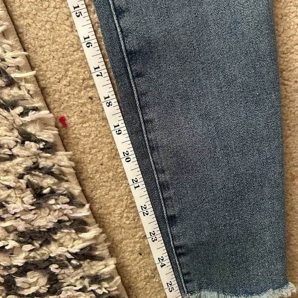 Good American straight leg jeans - New with tags!